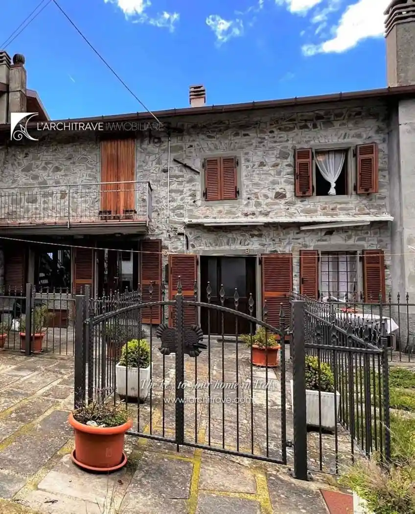 Villa in vendita a Comano