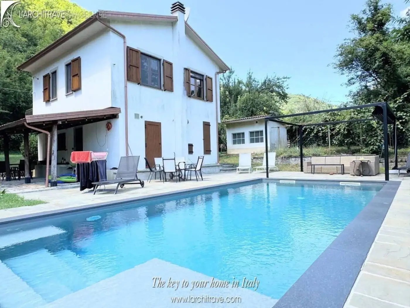 Villa in vendita a Comano