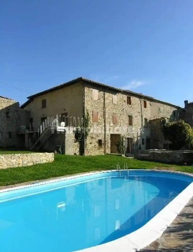 Villa in vendita a Comano