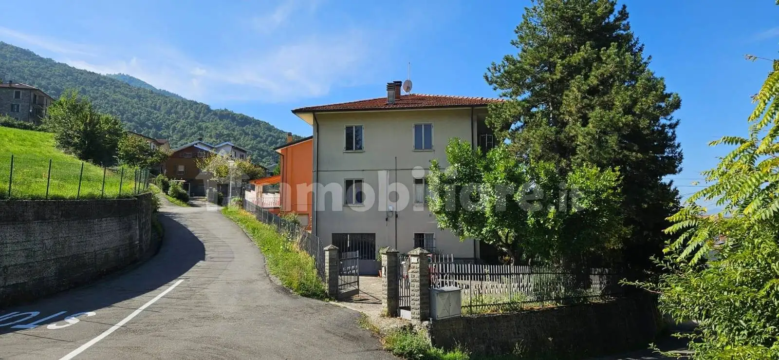 Villa in vendita a Varsi