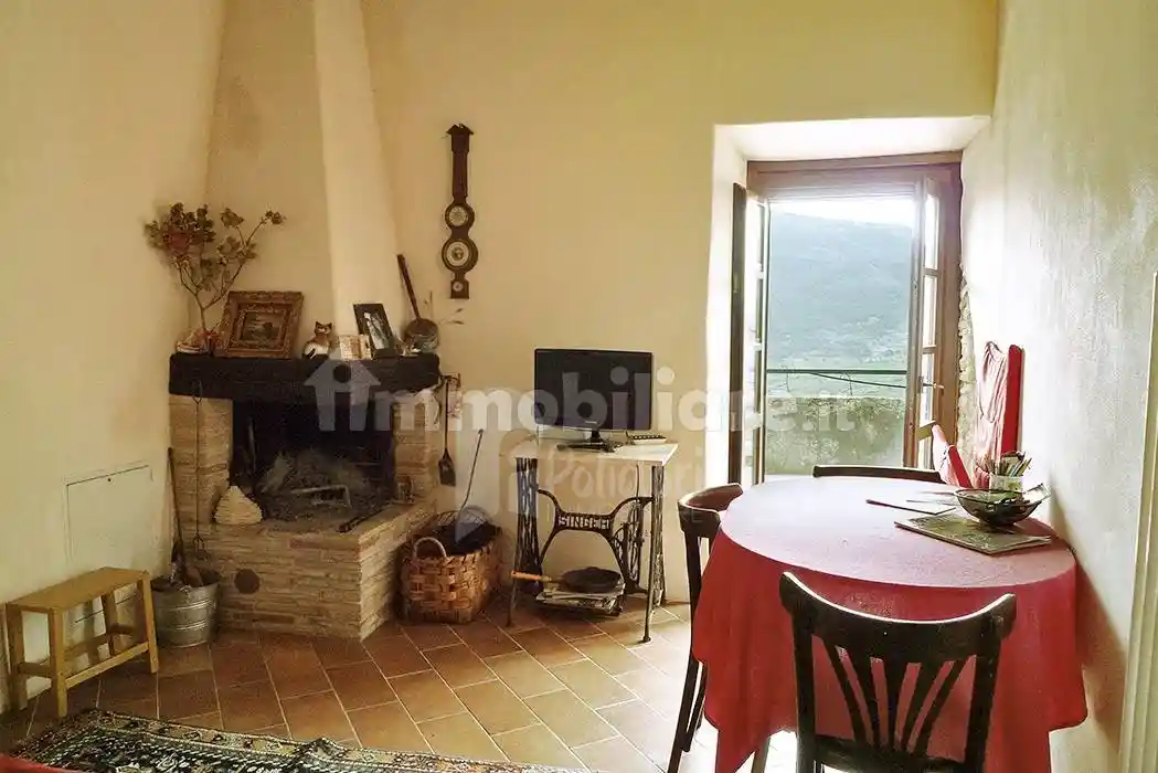 Terratetto unifamiliare 77 m², ottimo stato, Centro, Cottanello - foto 3