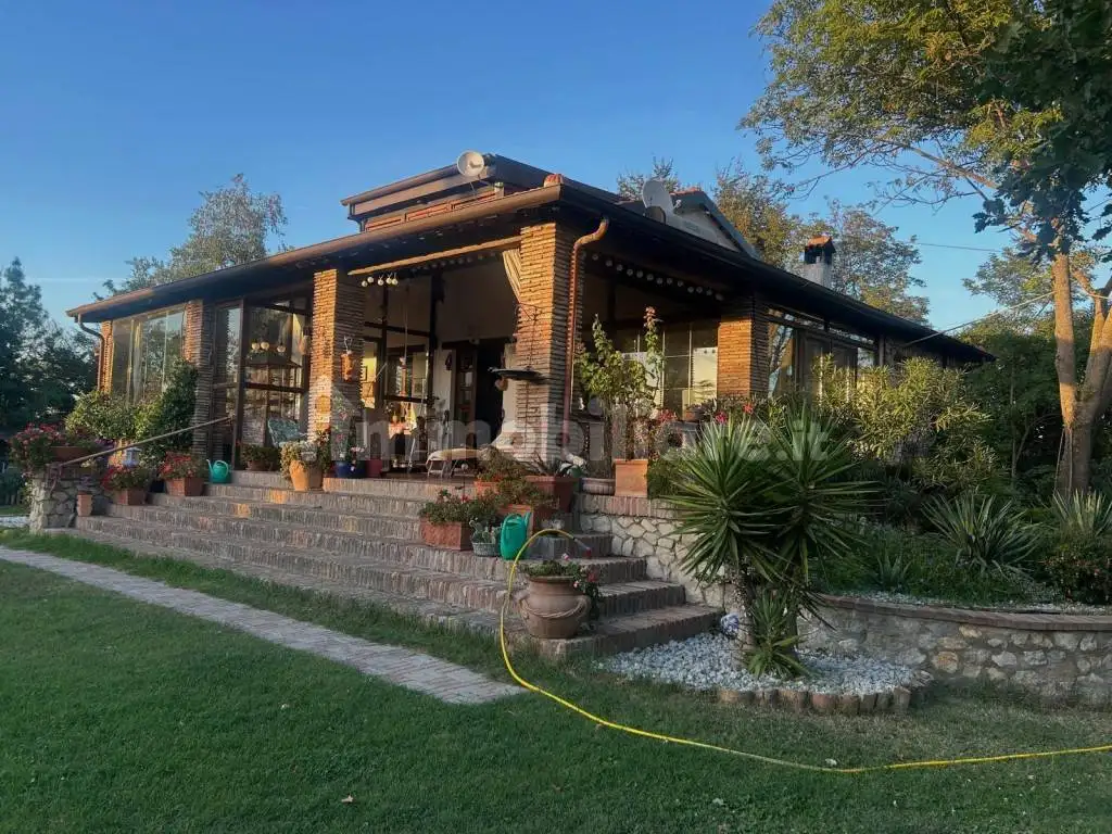 Villa in vendita a Sogliano al Rubicone