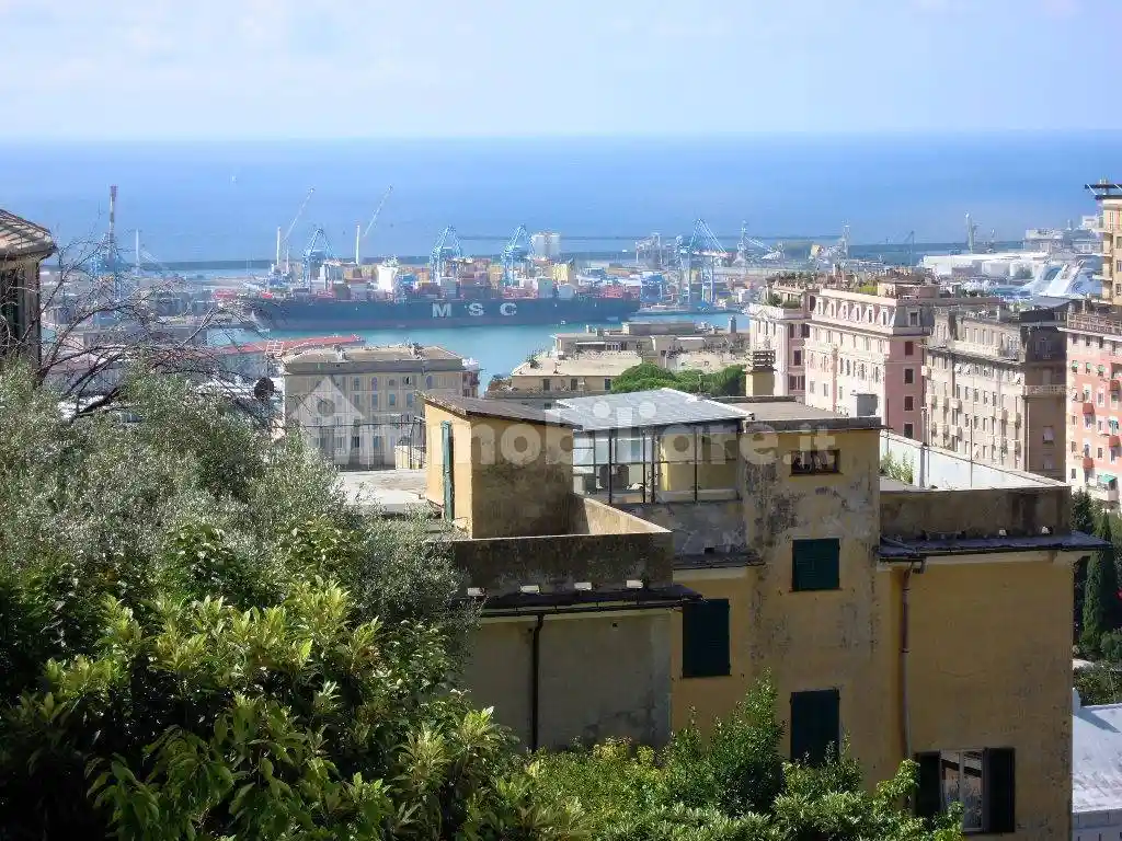 Appartamento in vendita a Genova