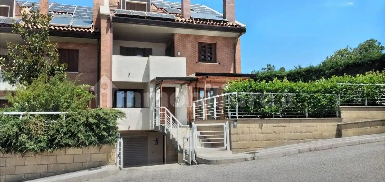 Villa unifamiliare via Londra No Number, Centro, Potenza - foto 3