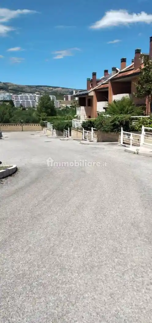 Villa unifamiliare via Londra No Number, Centro, Potenza - foto 4