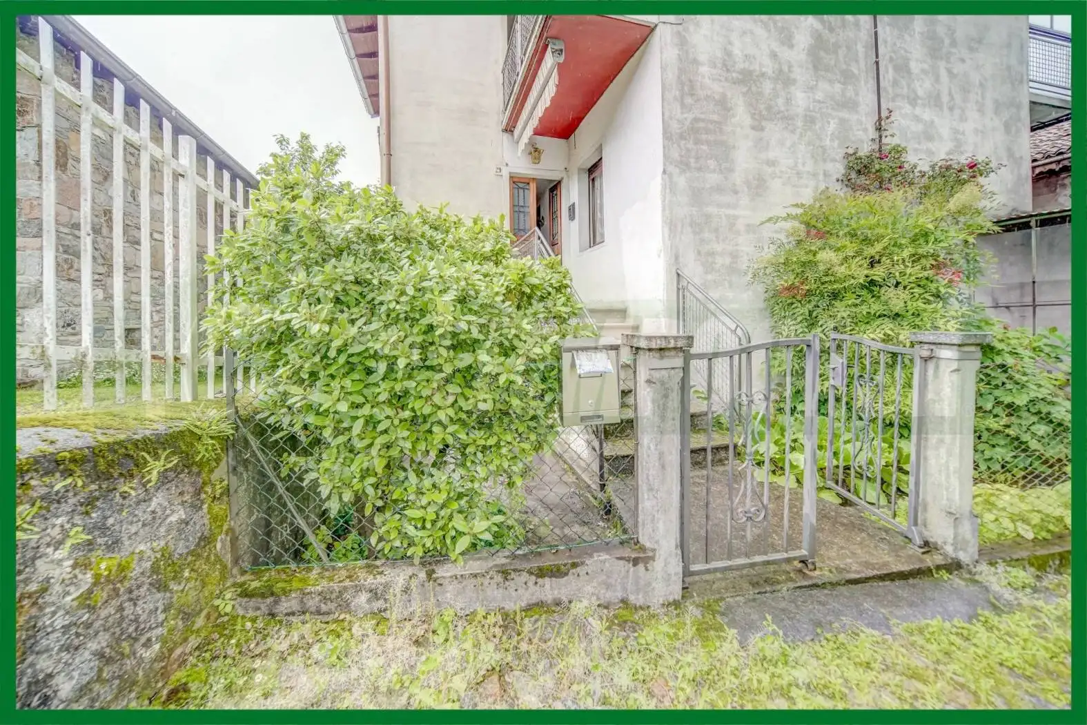 Casa indipendente in vendita a Porto Valtravaglia