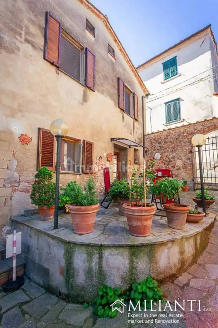 Villa in vendita a Lajatico