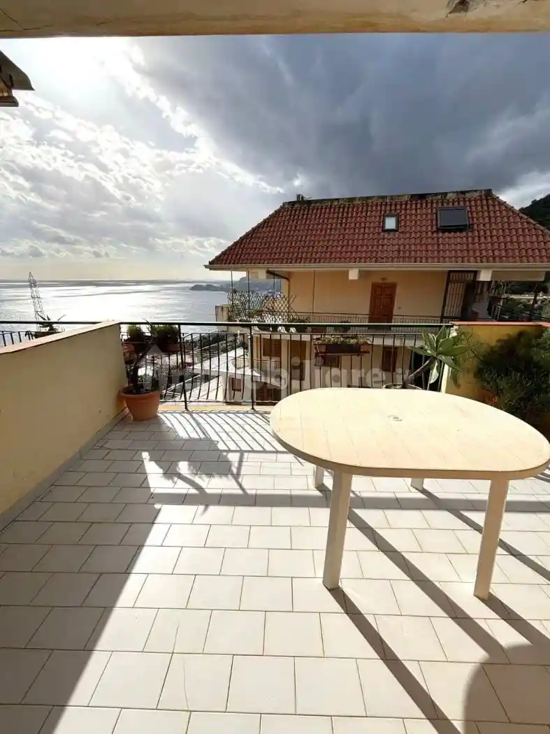 Appartamento in vendita a Letojanni