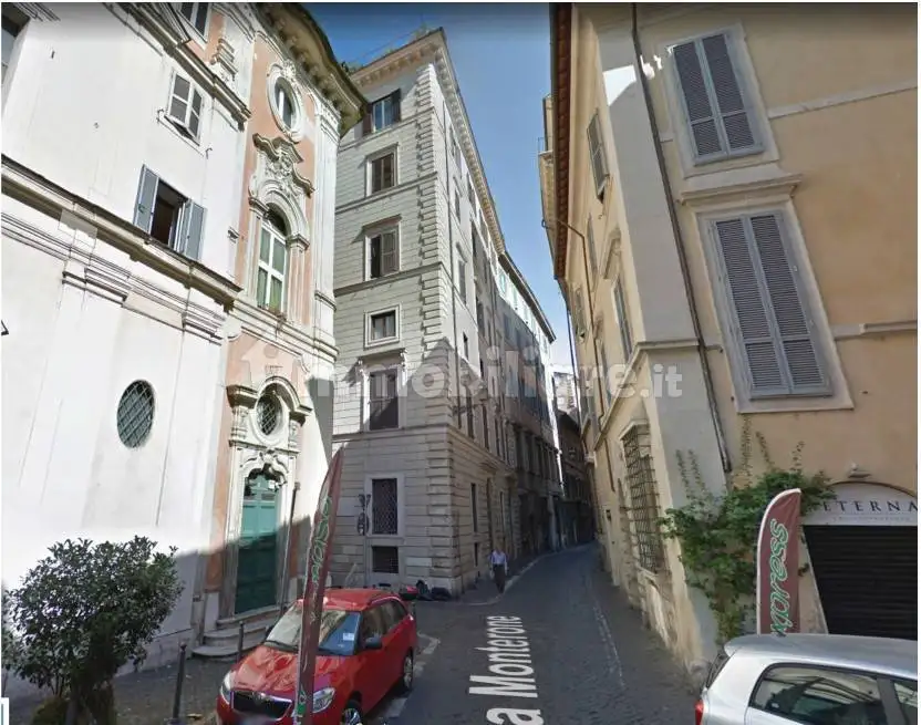 Palazzo - Edificio in vendita a Roma