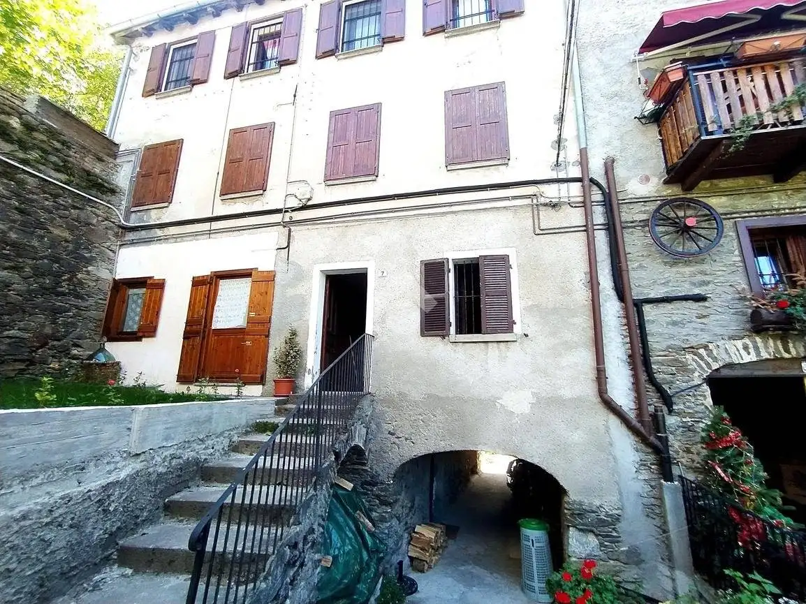 Appartamento in vendita a Introd