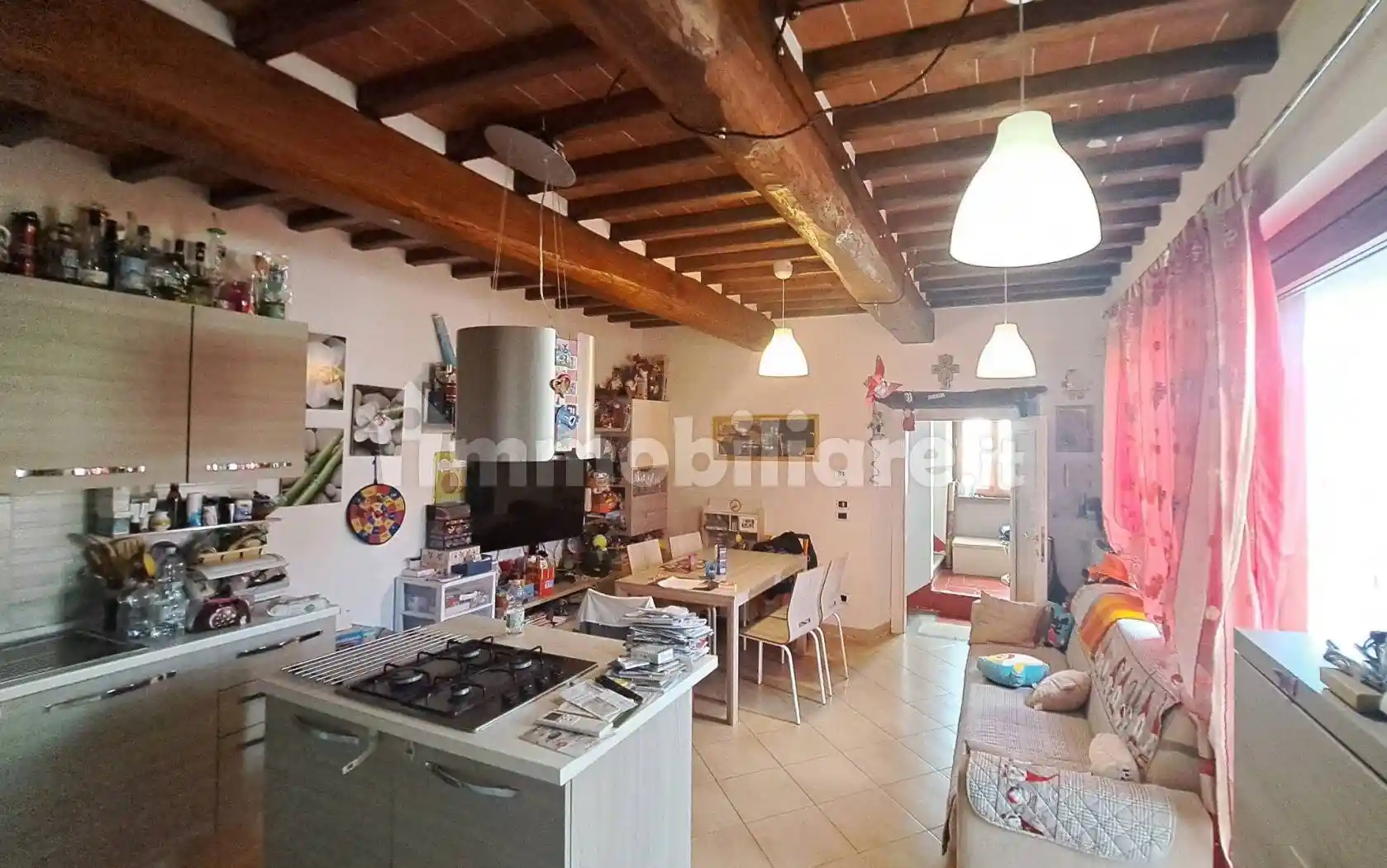 Casa indipendente in vendita a Arezzo