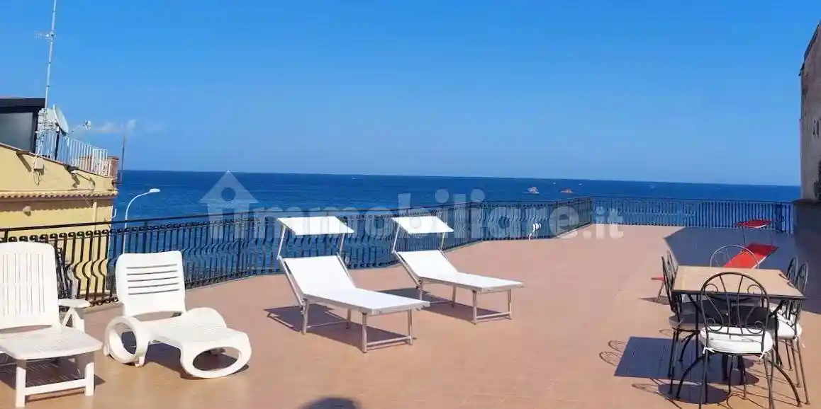 Appartamento in vendita a Giardini-Naxos