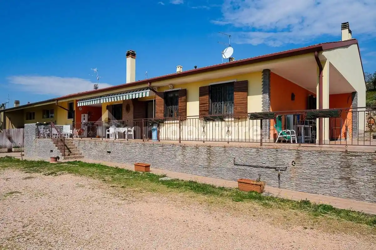 Villa unifamiliare, buono stato, 950 m², Torricelle, Verona - foto 2