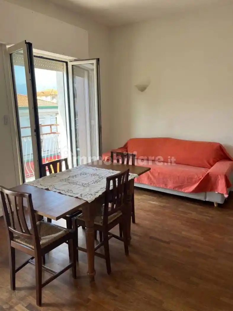 Appartamento in affitto a Viareggio