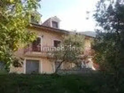 Appartamento in affitto a San Donato Val di Comino