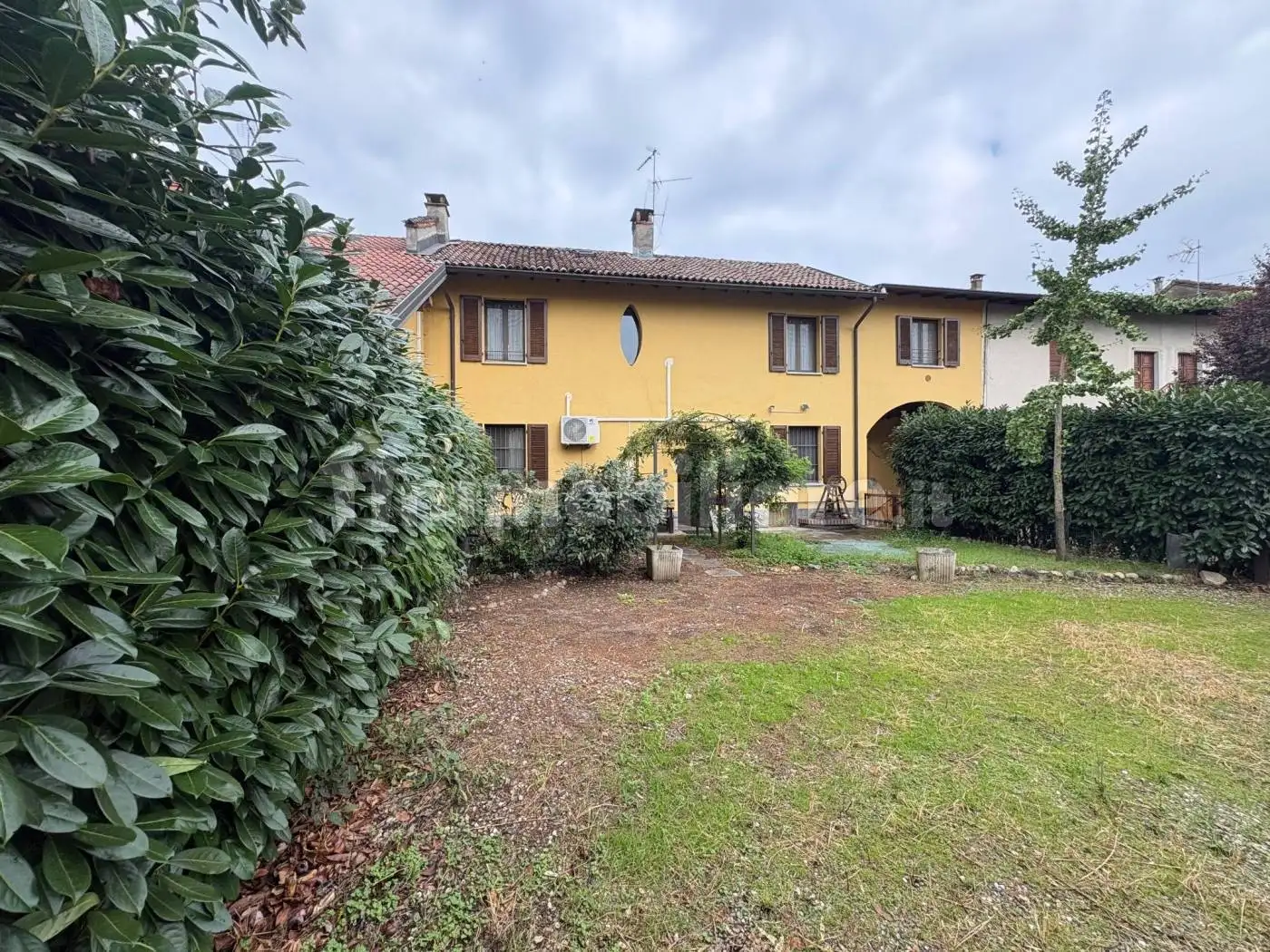 Villa in vendita a Robecco sul Naviglio