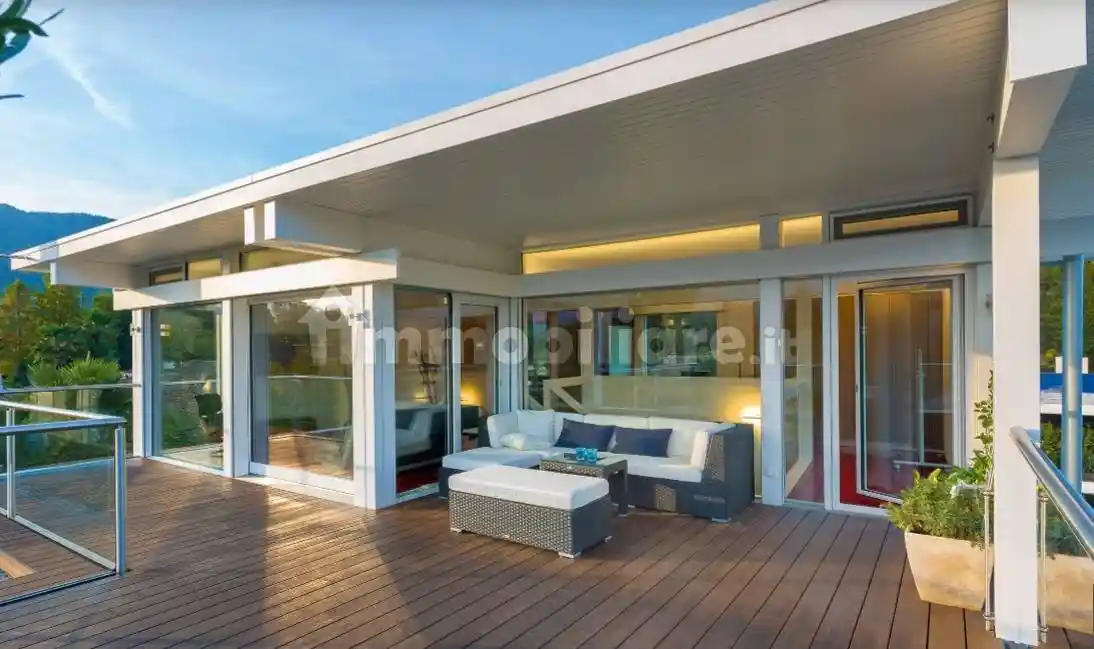 Villa in vendita a Desenzano del Garda