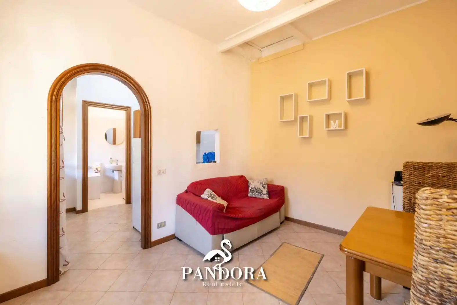 Appartamento in vendita a Angera