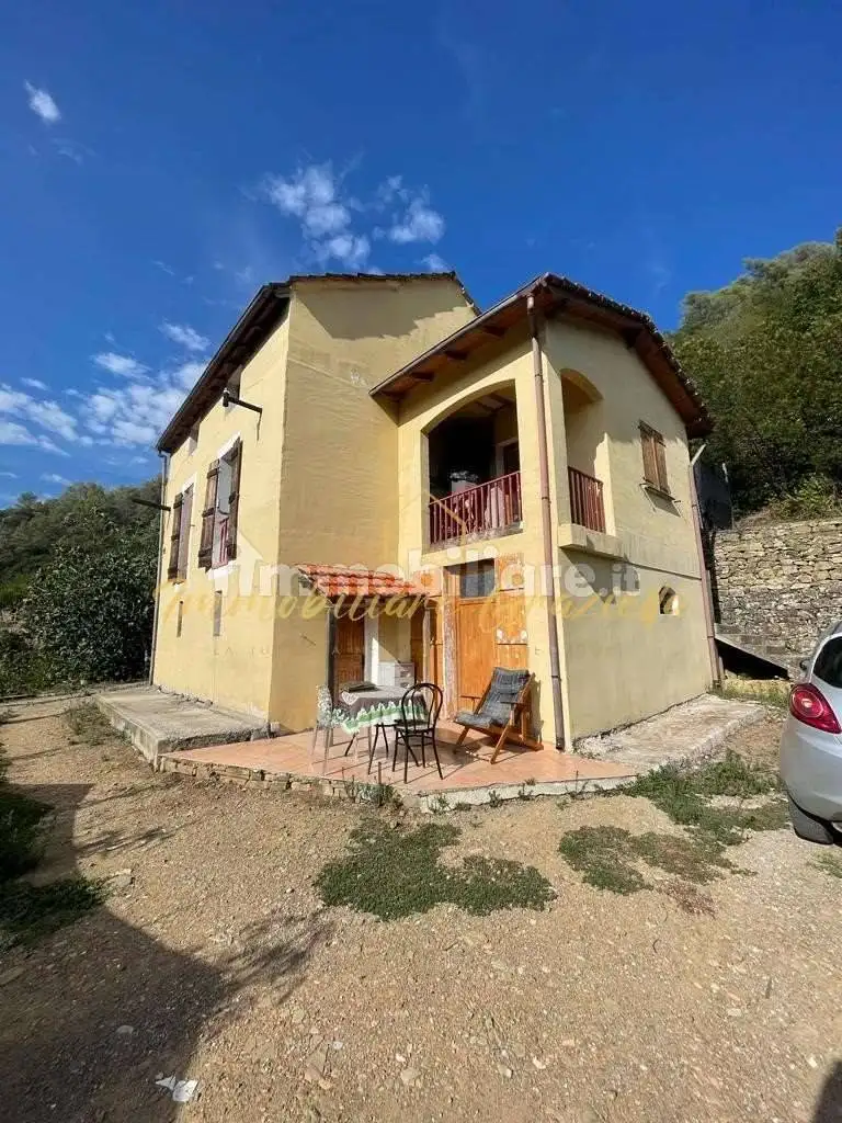 Casa indipendente in vendita a Dolceacqua