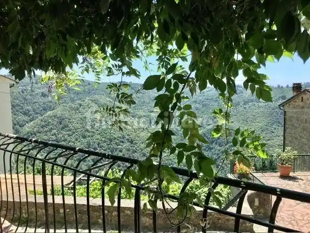 Casa indipendente in vendita a Marliana