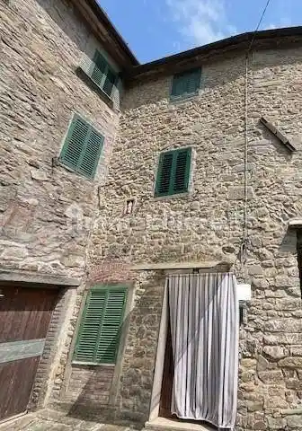 Casa indipendente in vendita a Pescia