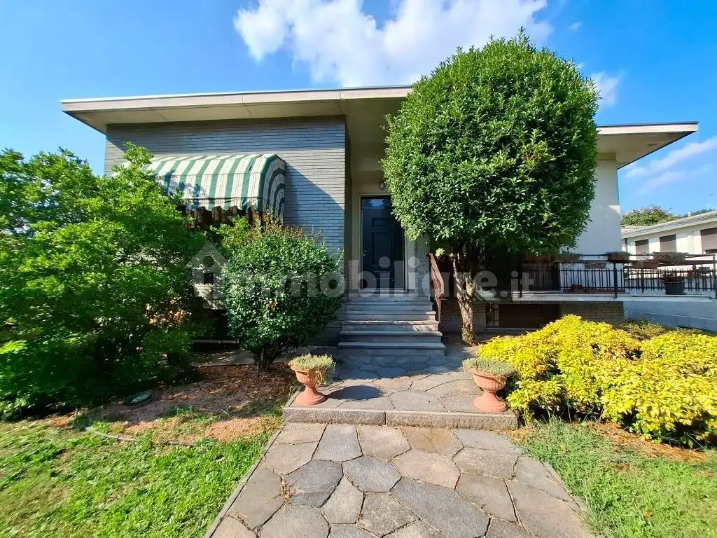 Villa in vendita a Gallarate