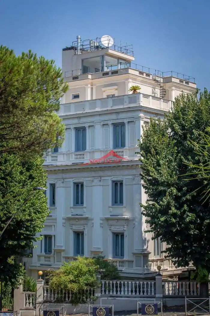 Palazzo - Edificio in vendita a Frascati