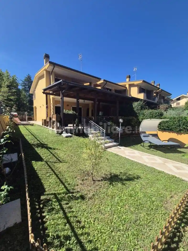 Villetta a schiera in vendita a Tivoli