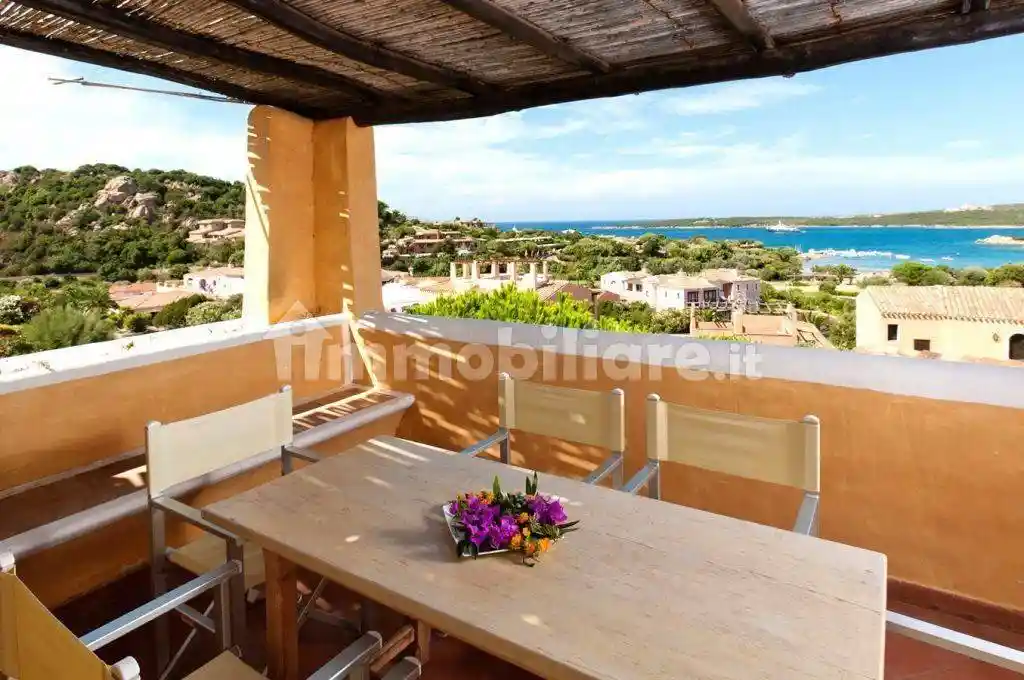 Appartamento in vendita a Arzachena