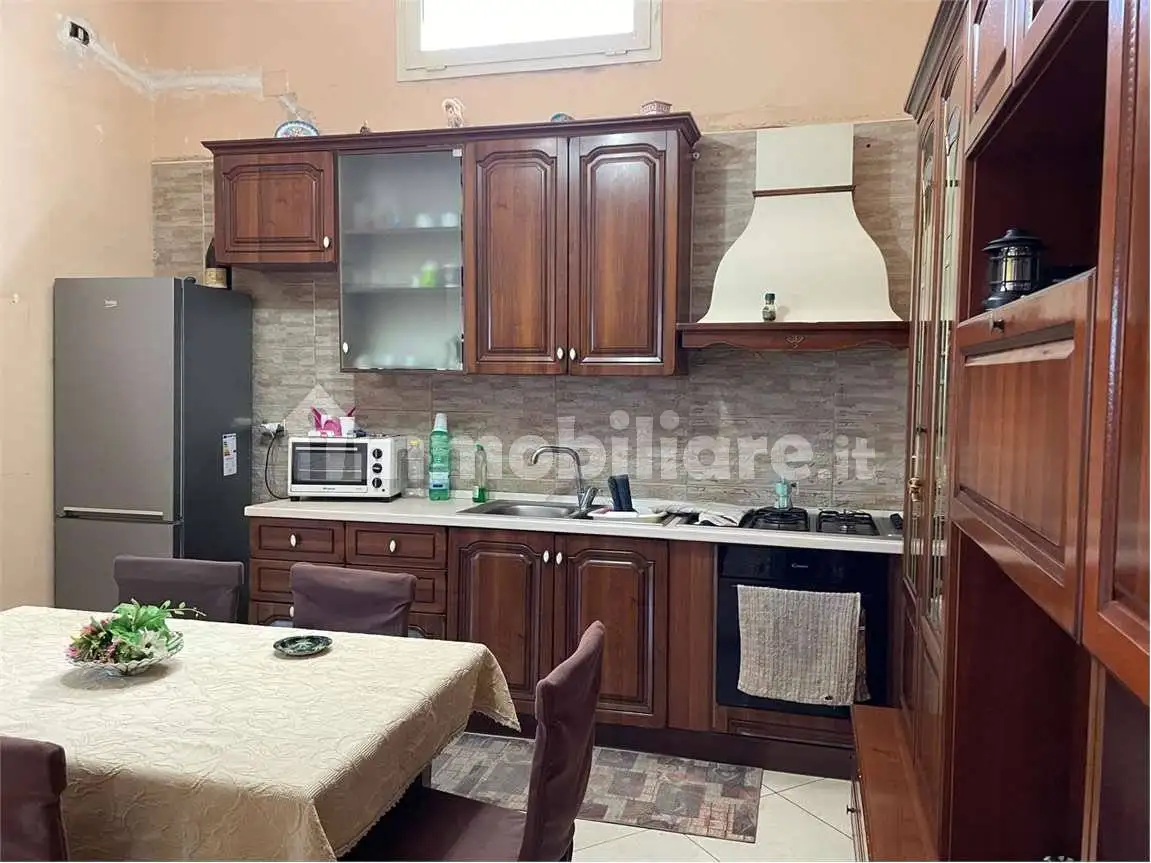 Palazzo - Edificio in vendita a Mondragone