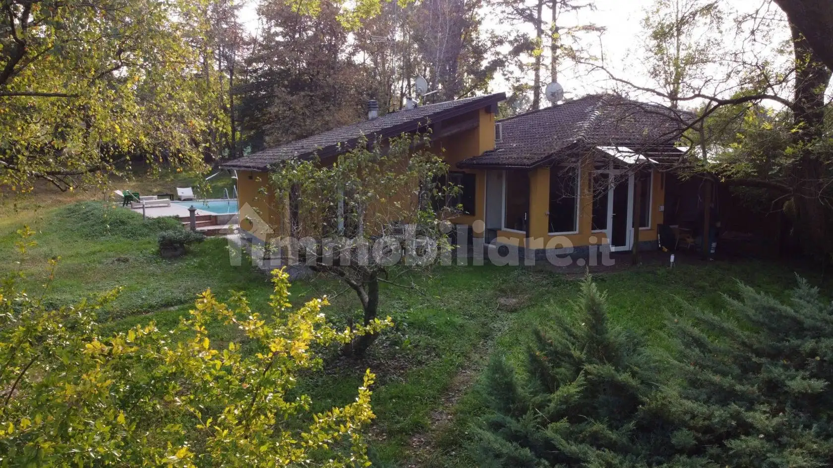 Villa in vendita a Agrate Conturbia