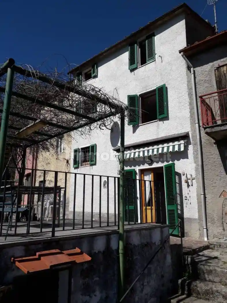 Terratetto unifamiliare 120 m², da ristrutturare, Baggio, Pistoia - foto 2