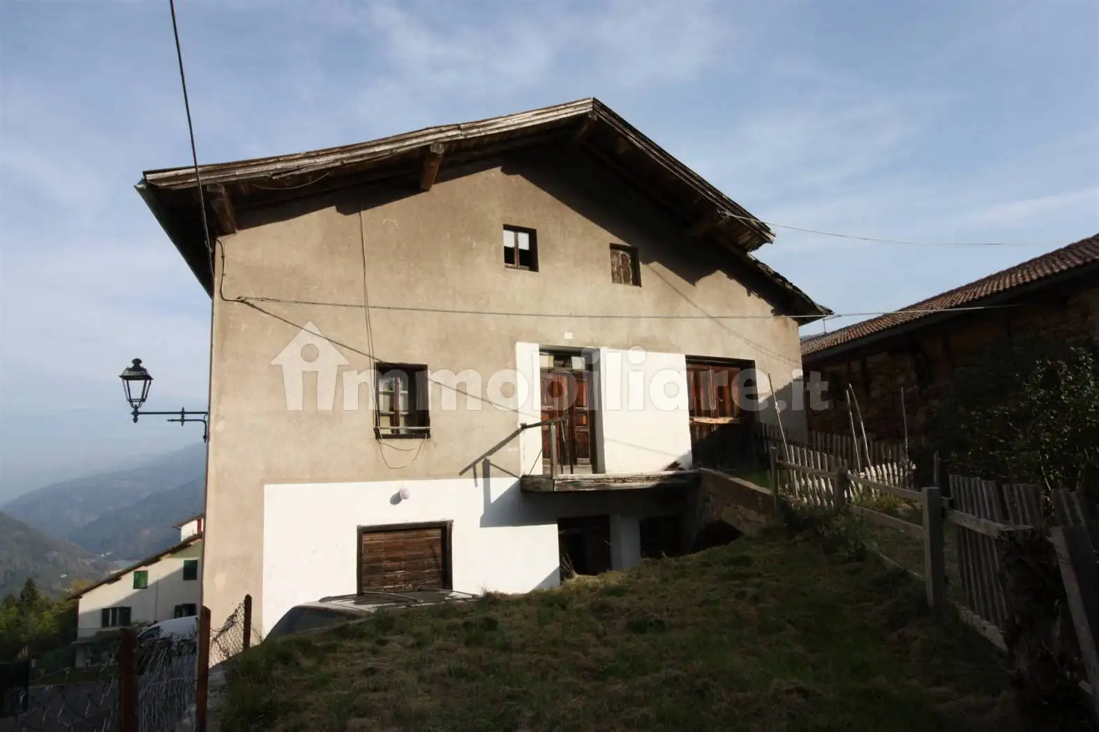 Palazzo - Edificio in vendita a Capriana