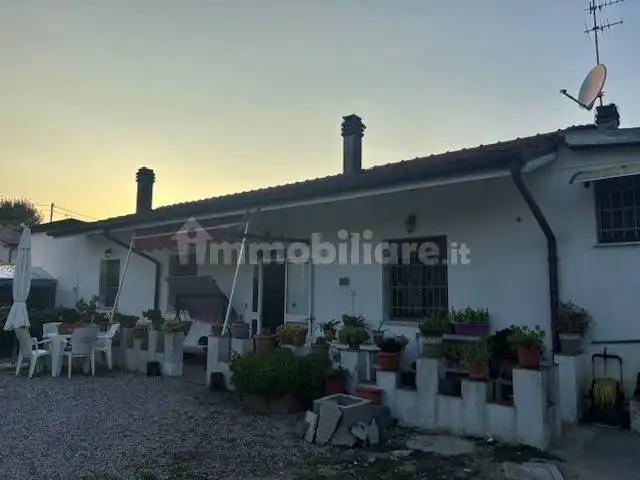 Villa in vendita a Stienta