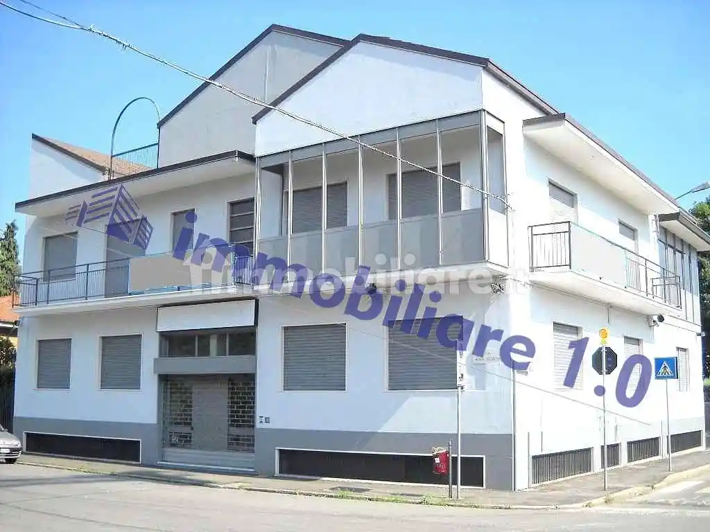 Palazzo - Edificio in vendita a Monza