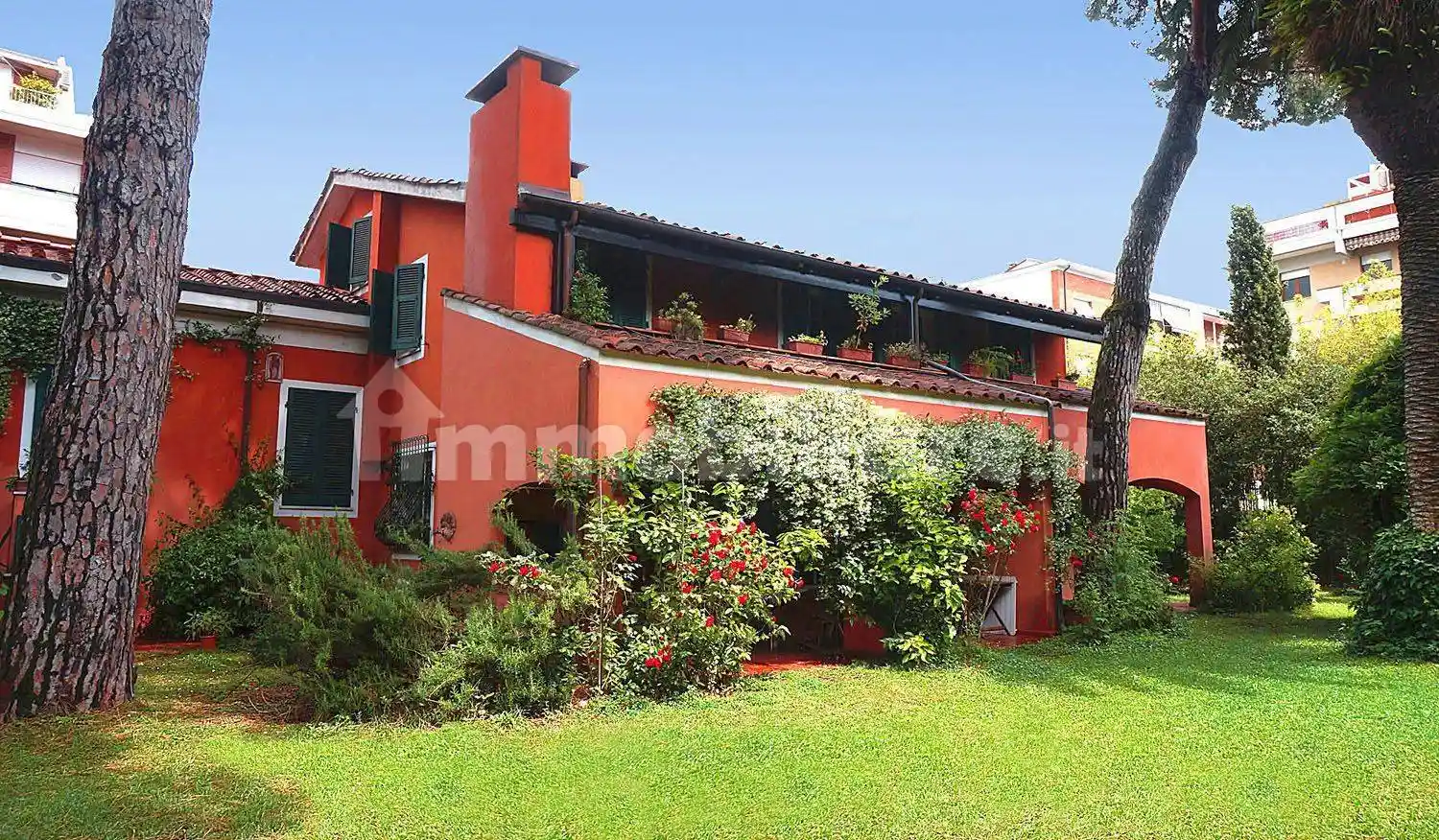 Villa in vendita a Carrara