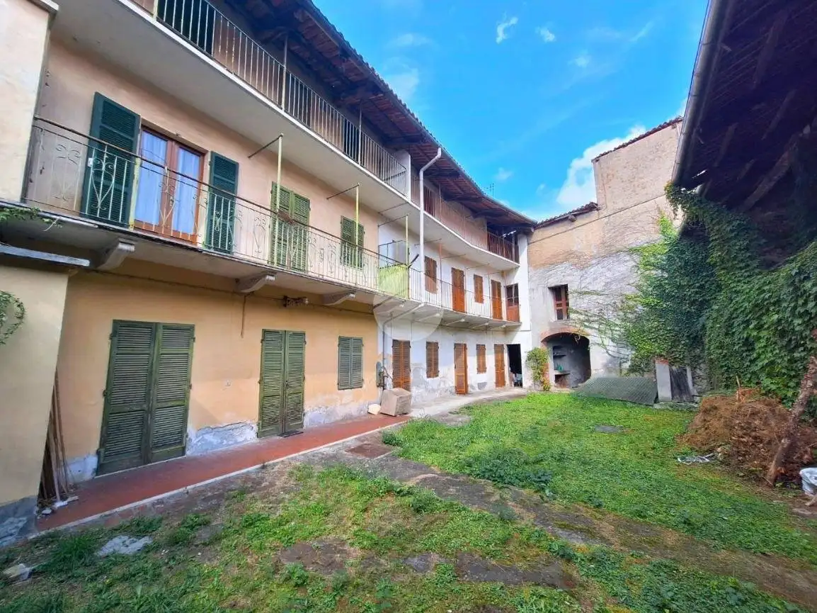 Casa indipendente in vendita a Caravino