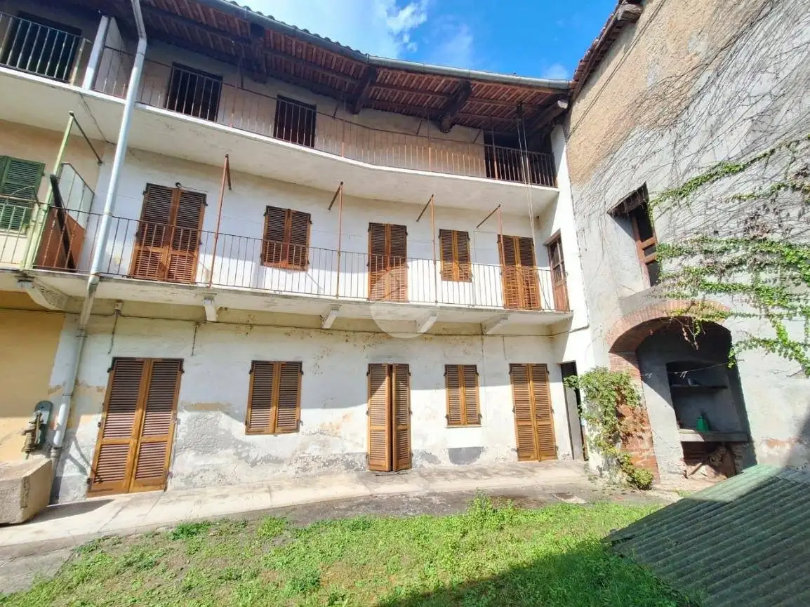 Casa colonica via Cavour 11, Centro, Caravino - foto 2