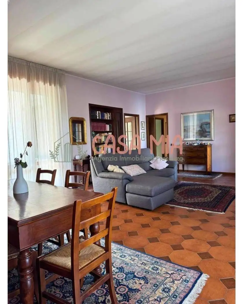 Villa in vendita a Calendasco