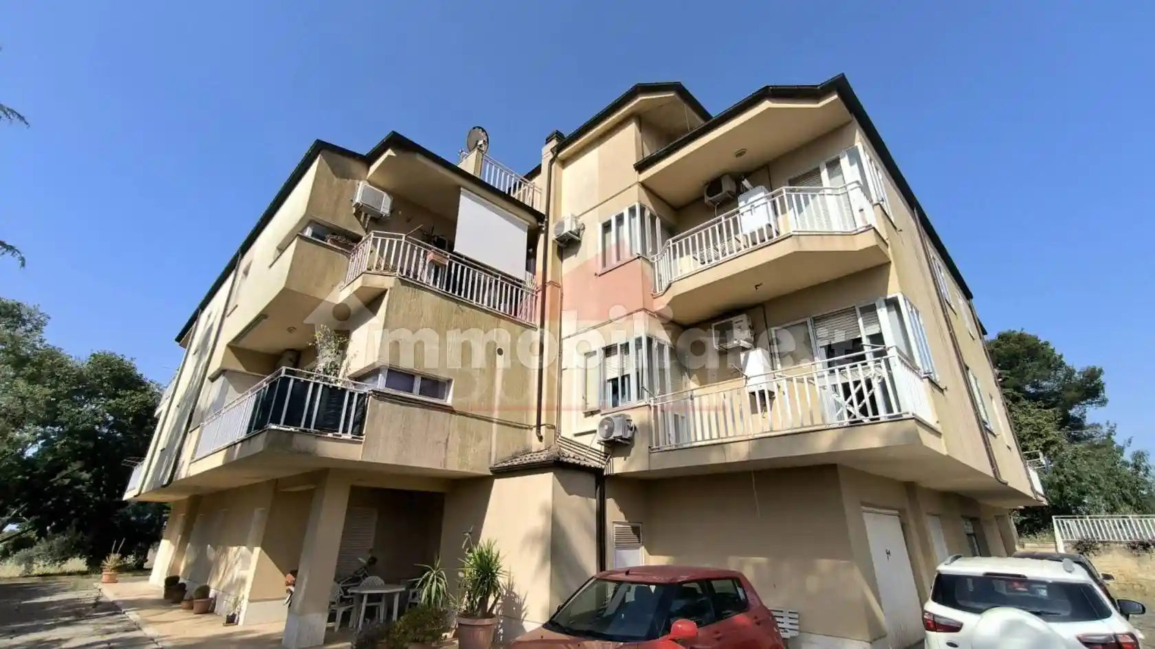 Palazzo - Edificio in vendita a Caltagirone