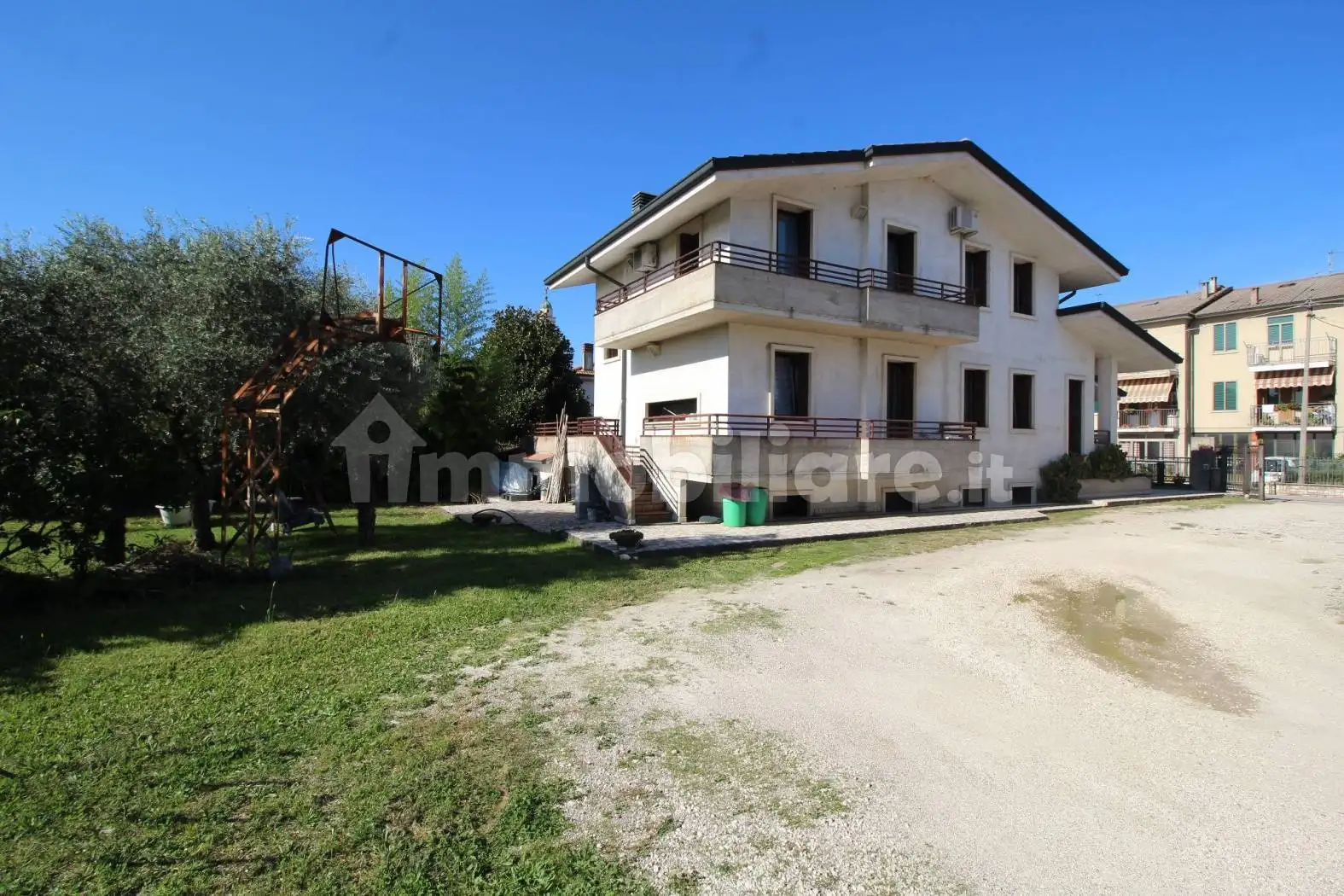 Casa indipendente in vendita a Montebello Vicentino