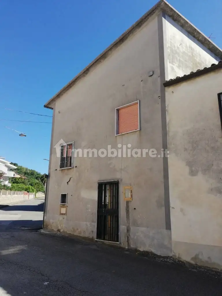 Casa indipendente in vendita a Piana di Monte Verna
