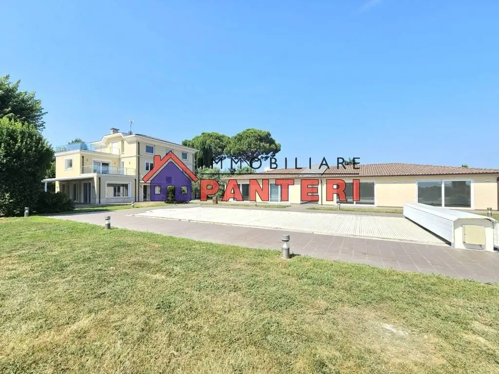 Villa in vendita a Chiesina Uzzanese
