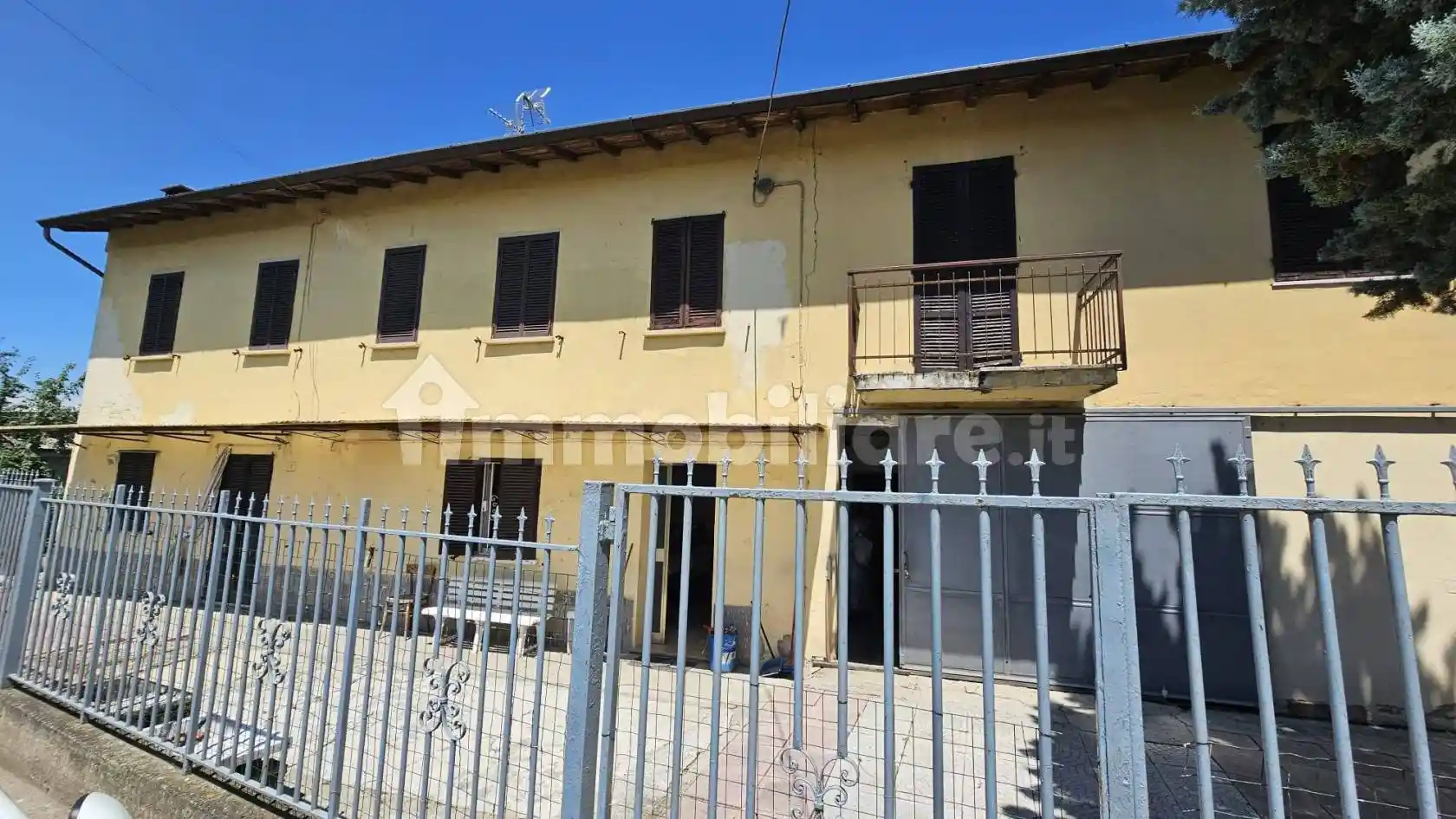 Villa in vendita a Broni