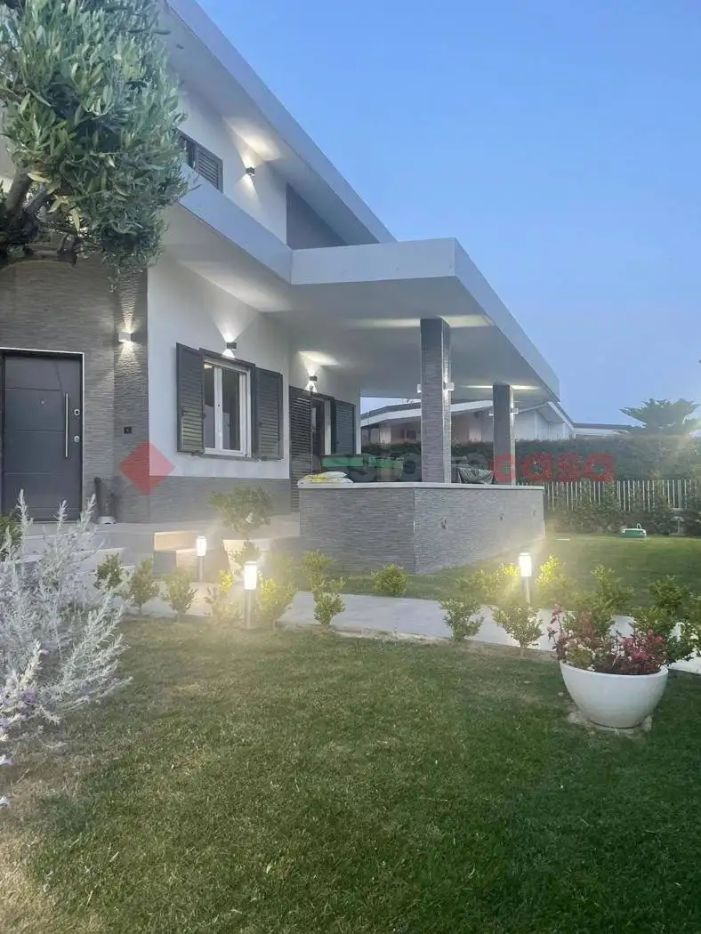 Villa in vendita a Simeri Crichi