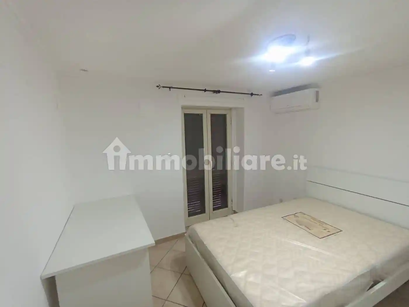 Bilocale Vico Santa Maria degli Angeli alle Croci 22, San Carlo All'Arena, Napoli - foto 4