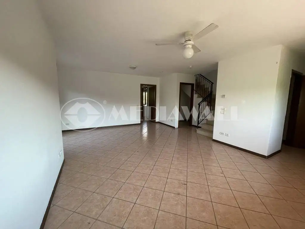 Villa a schiera 5 locali, ottimo stato, Centro, Arba - foto 2