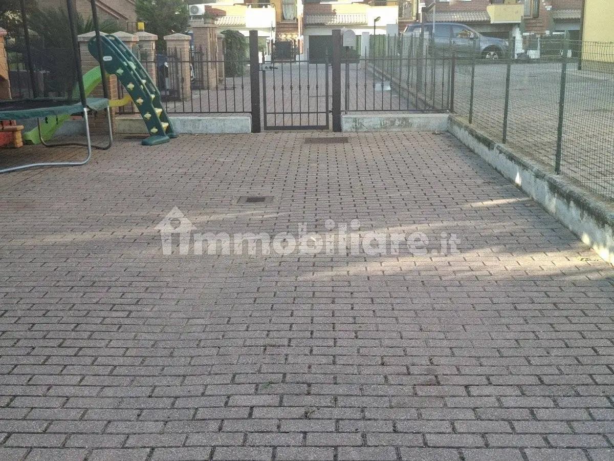 Villa a schiera via Giotto, Centro, Castelnovo di Sotto - foto 2