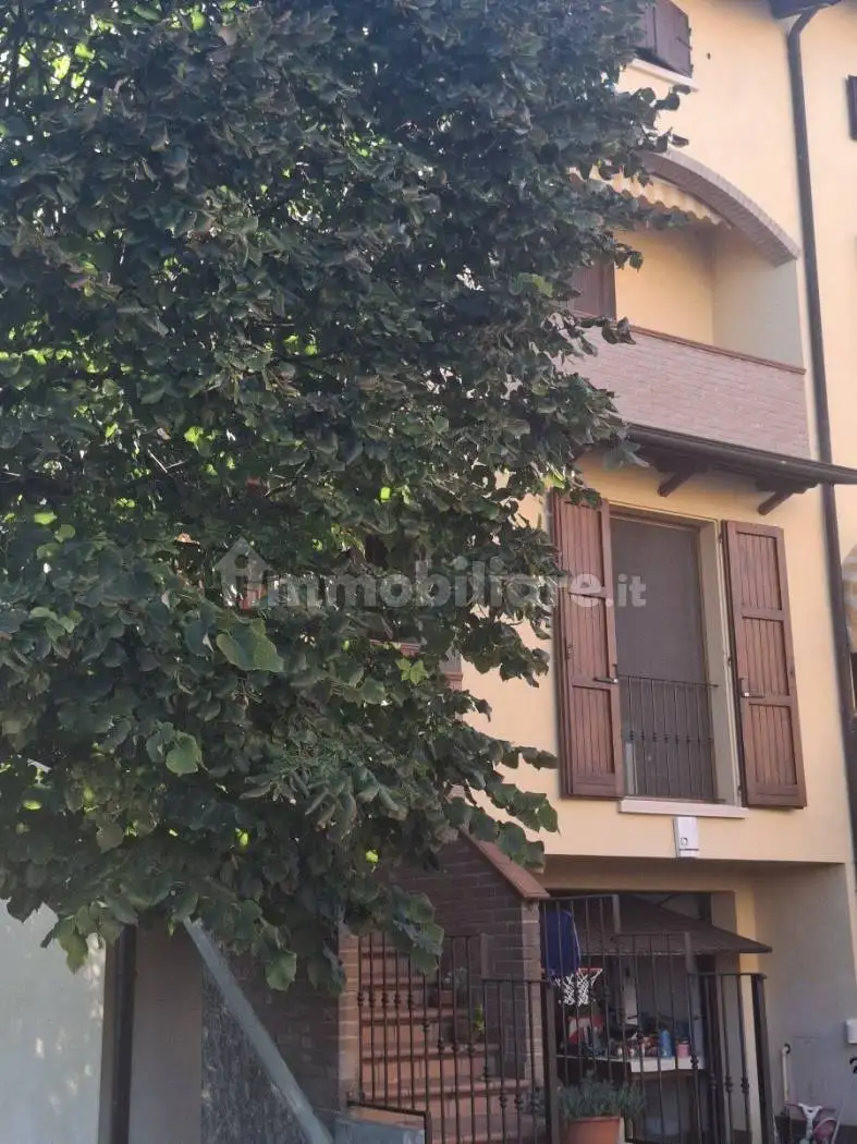 Villa a schiera via Giotto, Centro, Castelnovo di Sotto - foto 3