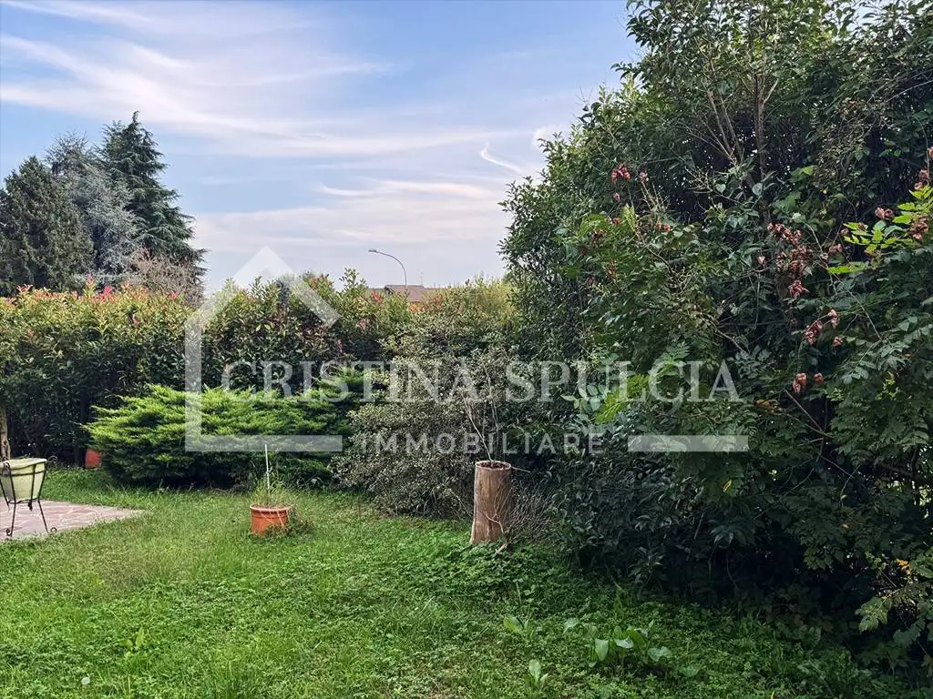 Villa in vendita a Burago di Molgora